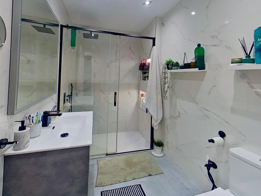 APARTAMENTO DE LUXO TOTALMENTE RENOVADO EM LAS LAGUNAS · 119 m² · 3 QUARTOS - Image 13
