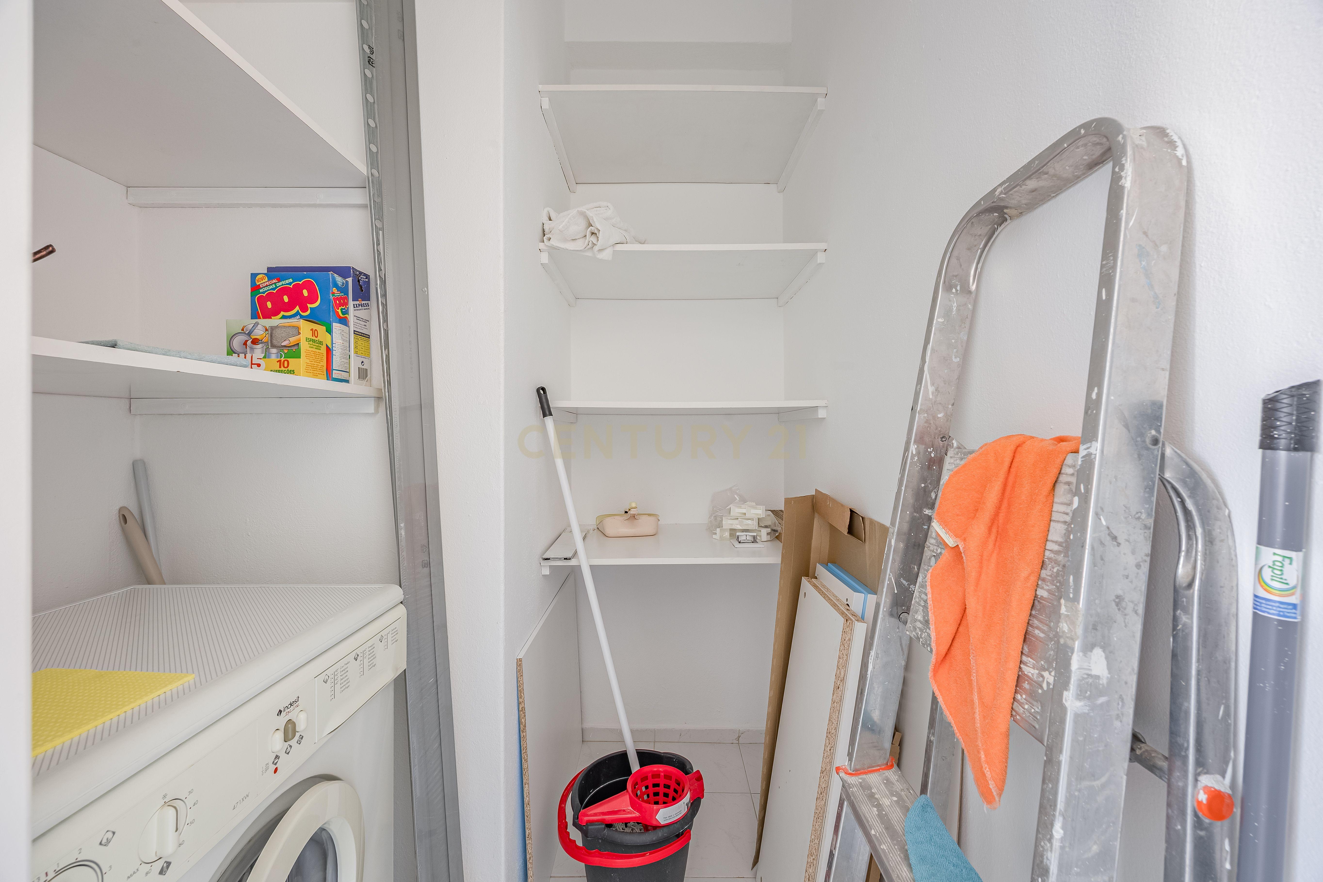 Fotografia 5 de #NOVIDADE# Apartamento Renovado com muita luz natural T2 em Lagos, Faro