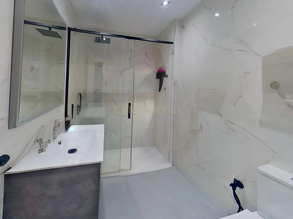 APARTAMENTO DE LUXO TOTALMENTE RENOVADO EM LAS LAGUNAS · 119 m² · 3 QUARTOS - Image 17