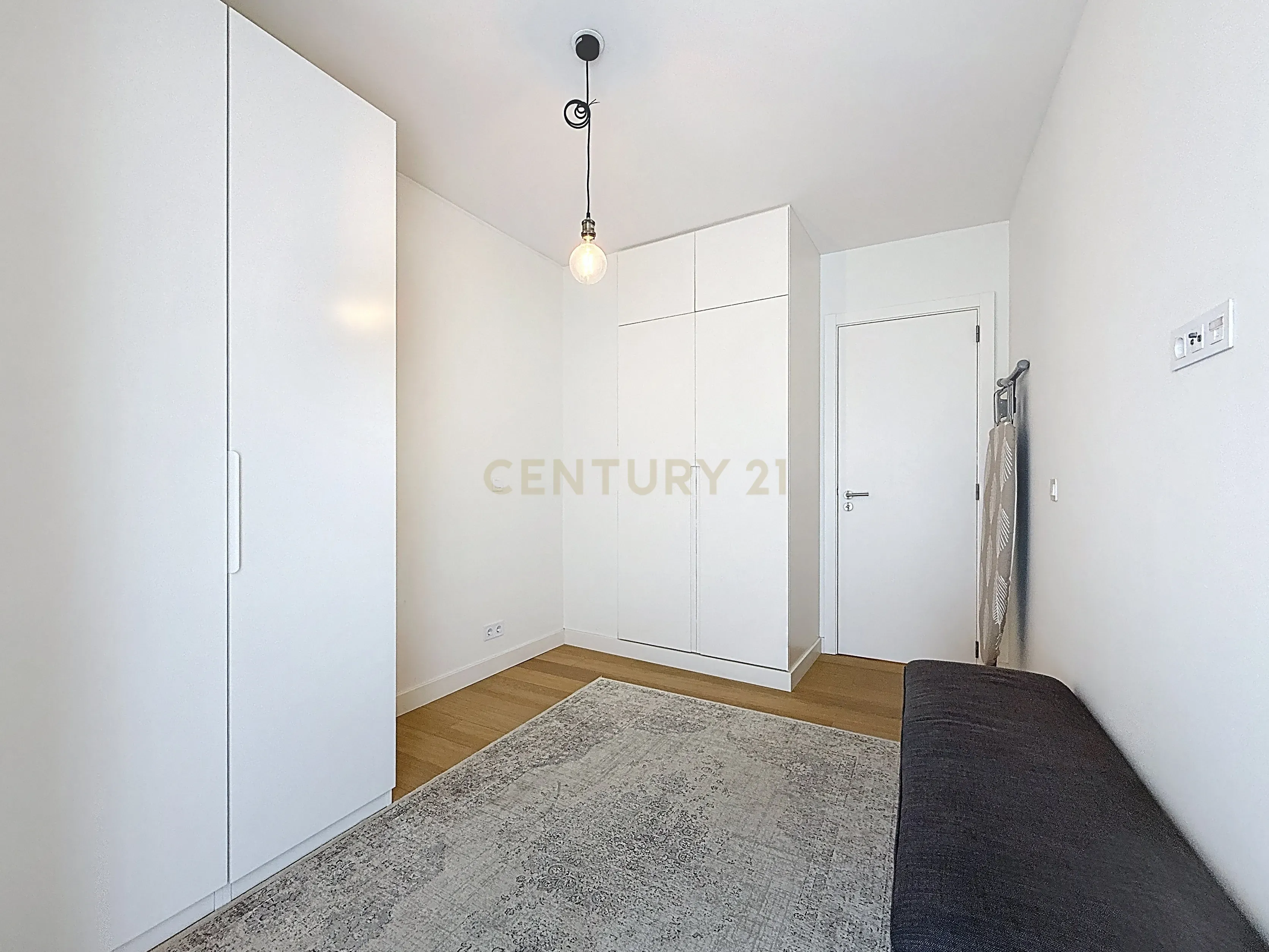 Apartamento T2 com Vista Rio, Semi-Novo, Empreendimento Seixal Baia / Vende-se com o mobiliário - Image 10