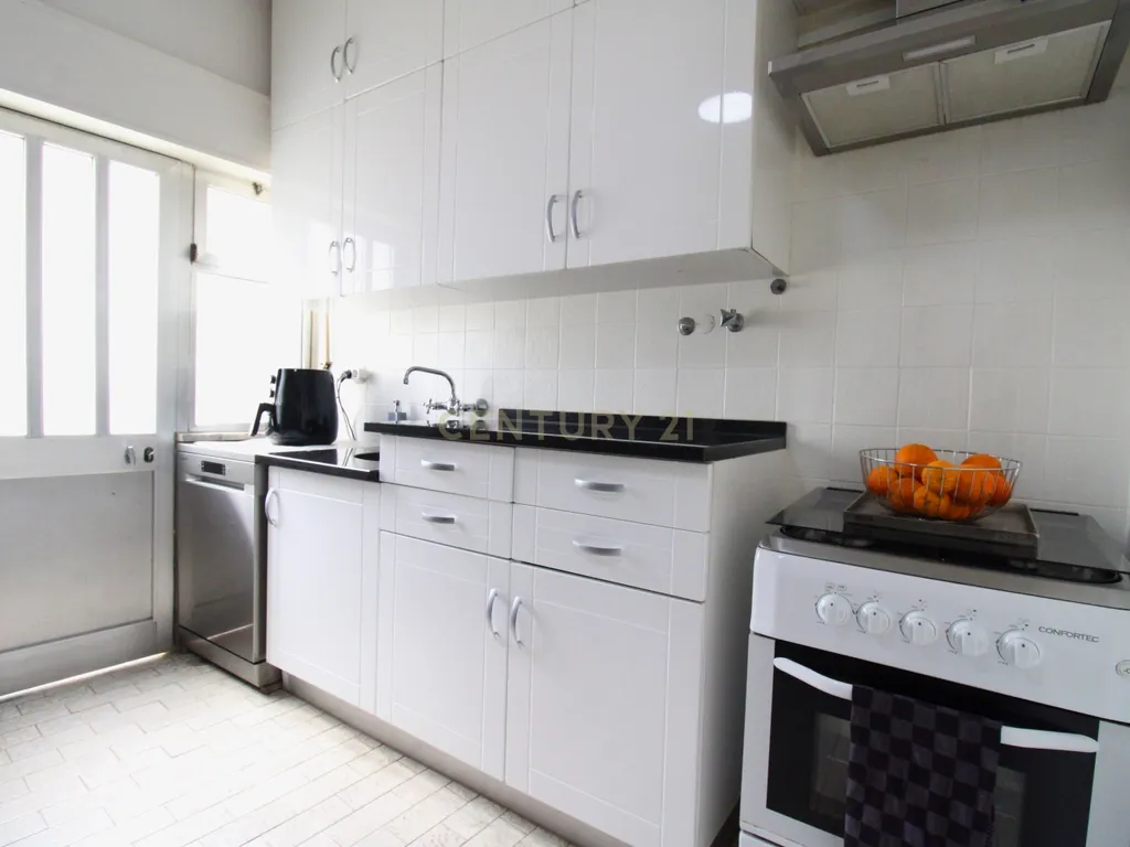 Apartamento T2 Quinta do Conde - Image 15