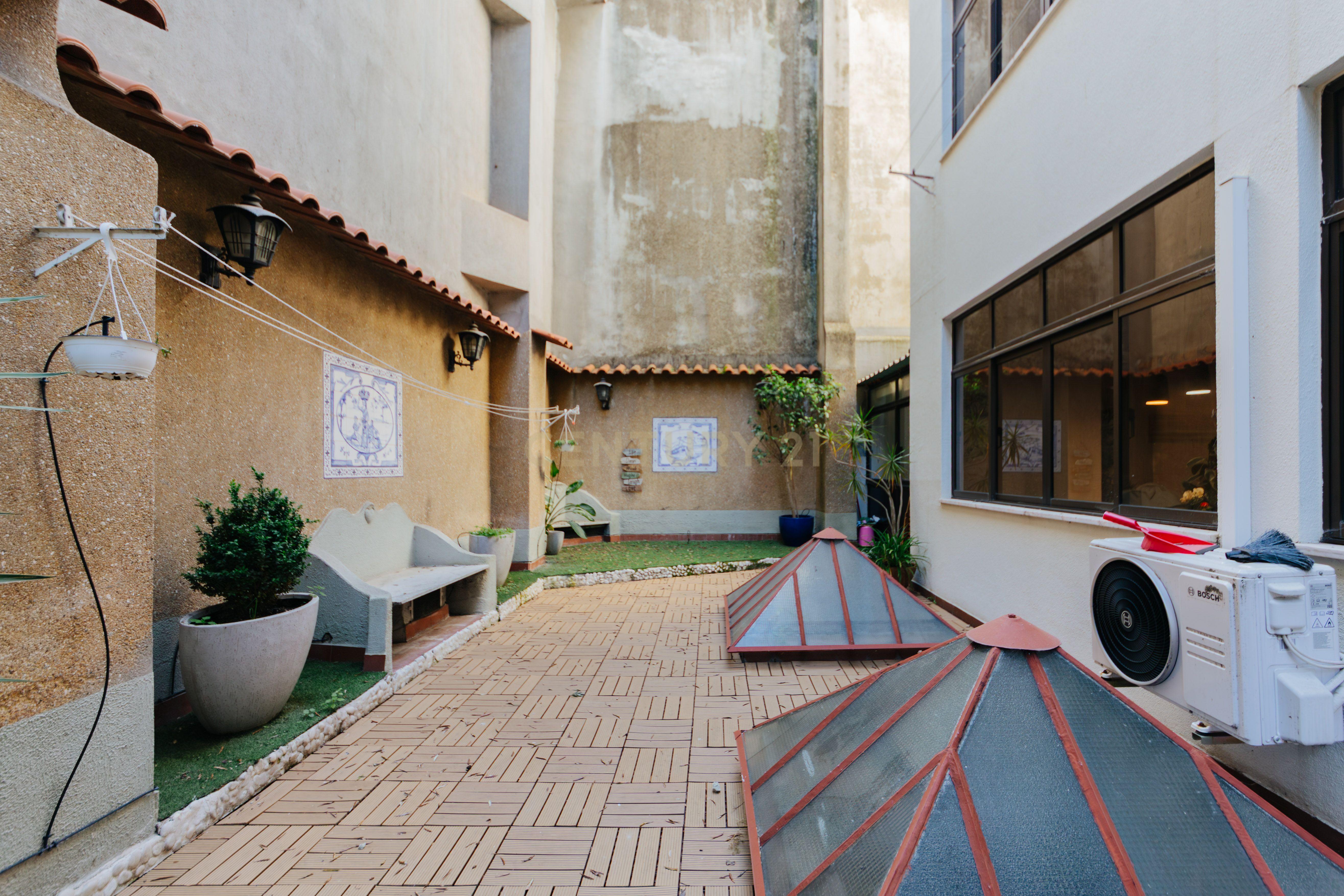 Fotografia 9 de T2+1 com Terraço de 50m², Estacionamento e Localização Premium na Graça / Penha de França