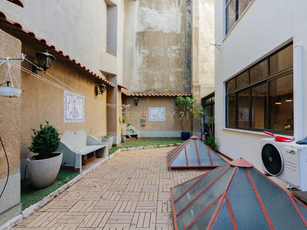T2+1 com Terraço de 50m², Estacionamento e Localização Premium na Graça / Penha de França - Image 9