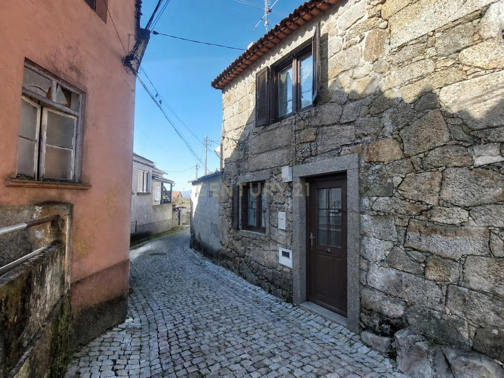 Casa T2 em Penamacor - Oportunidade Única a 15.000€ - Image 2