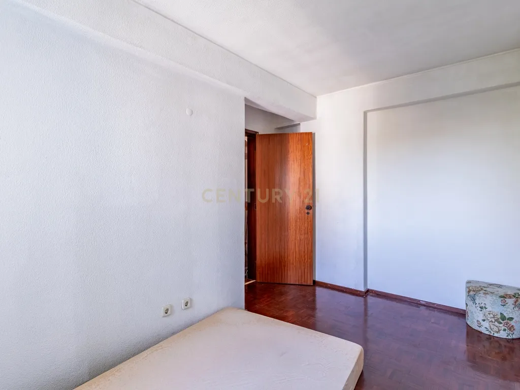 Apartamento T3 com Vista Rio nos Olivais, Lisboa - Image 13