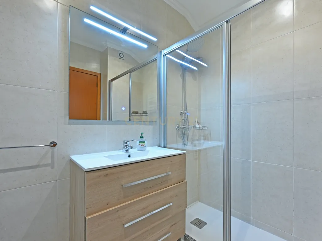 Apartamento Duplex T2+2 com 2 Suites e Terraço privativo em Canidelo - Image 23