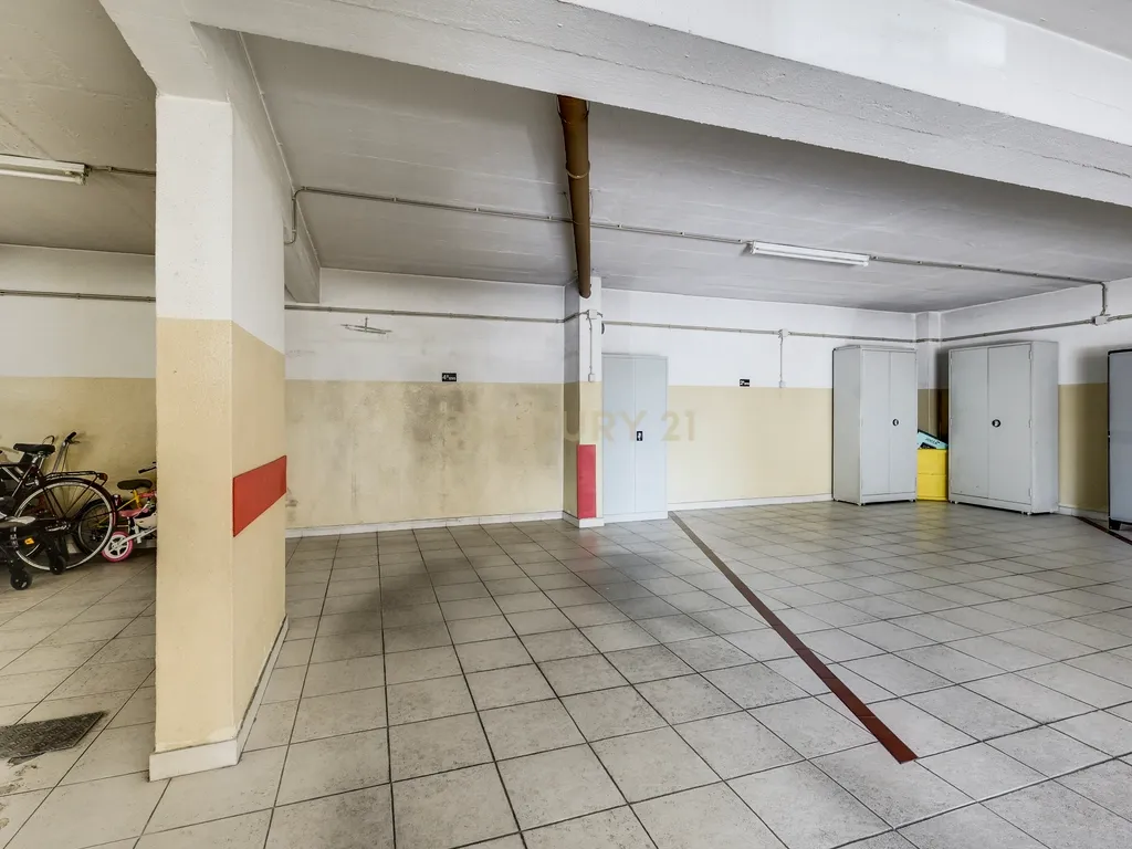 T3 RENOVADO COM VARANDAS E PARQUEAMENTO, EM ALMADA - Image 28