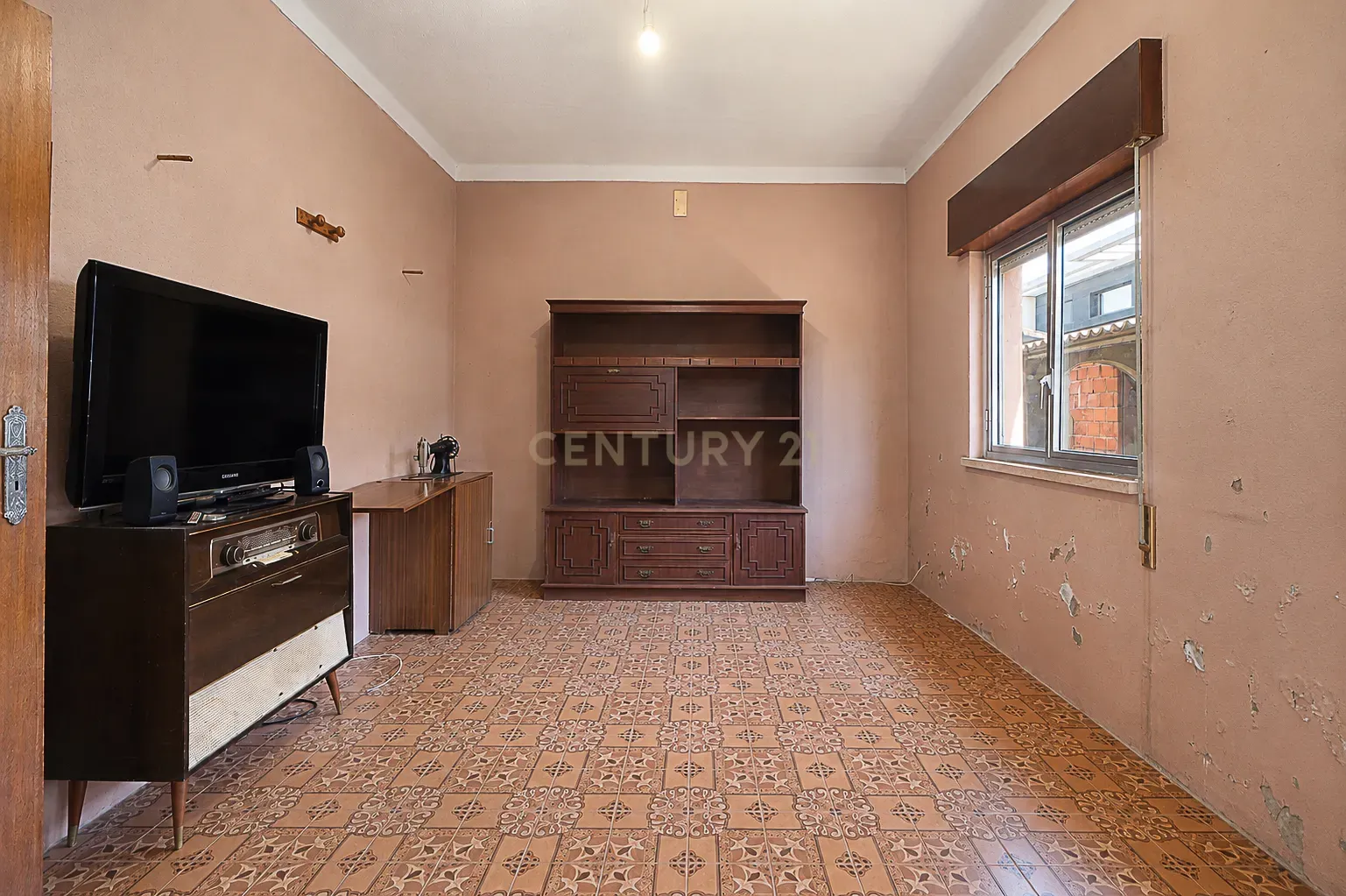 Fotografia 9 de Moradia para Remodelação com 1.332 m² de Terreno – Potencial para Destaque e Construção de 2 a 3 Moradias