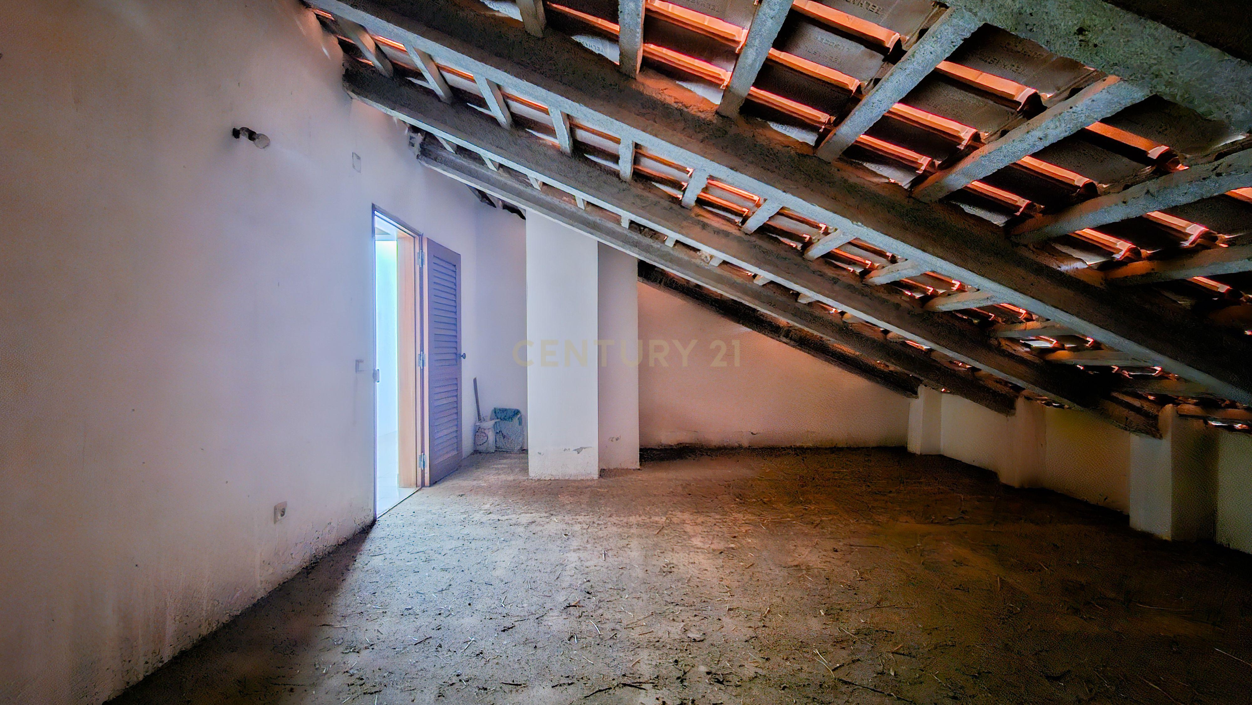 Apartamento T2 | Garagem Box | Arrecadação | Bom Estado | Varandas - Image 13