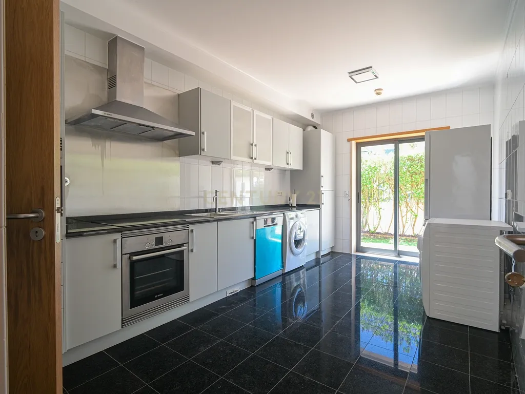 Moradia em Banda T4 no Empreendimento Oeiras Golfe Residence - Image 12