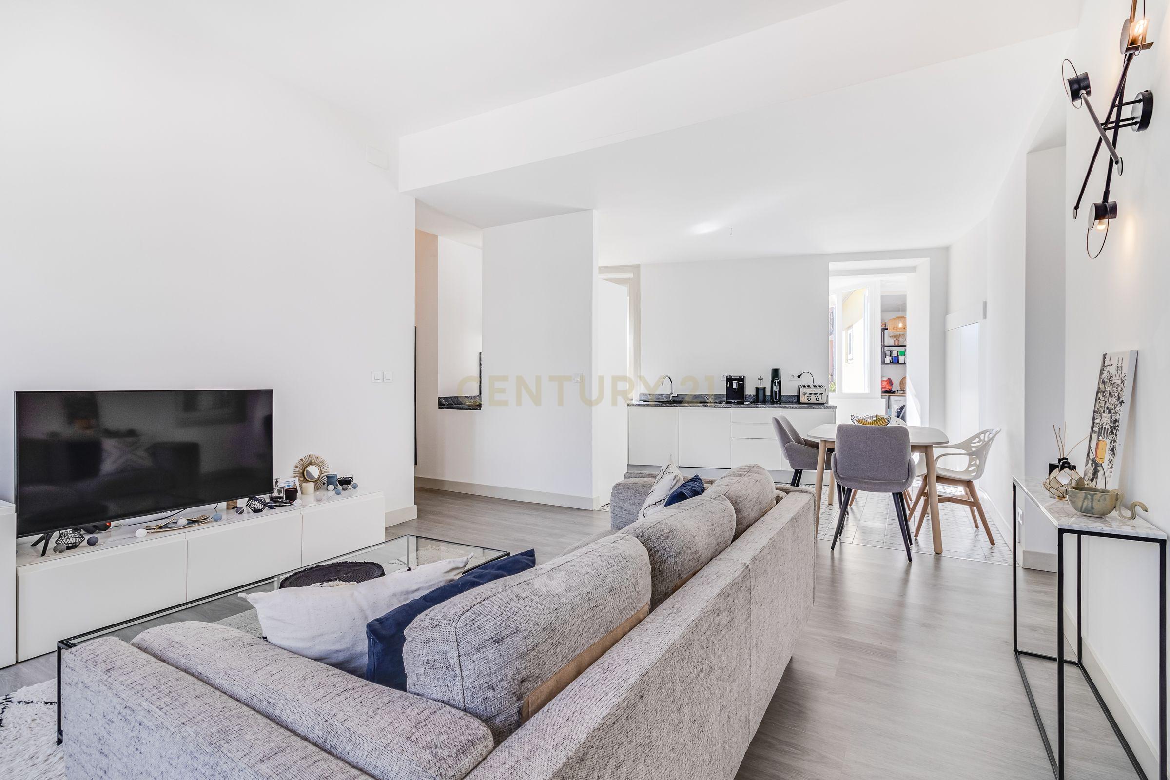 Apartamento T2 em São Vicente - Image 1