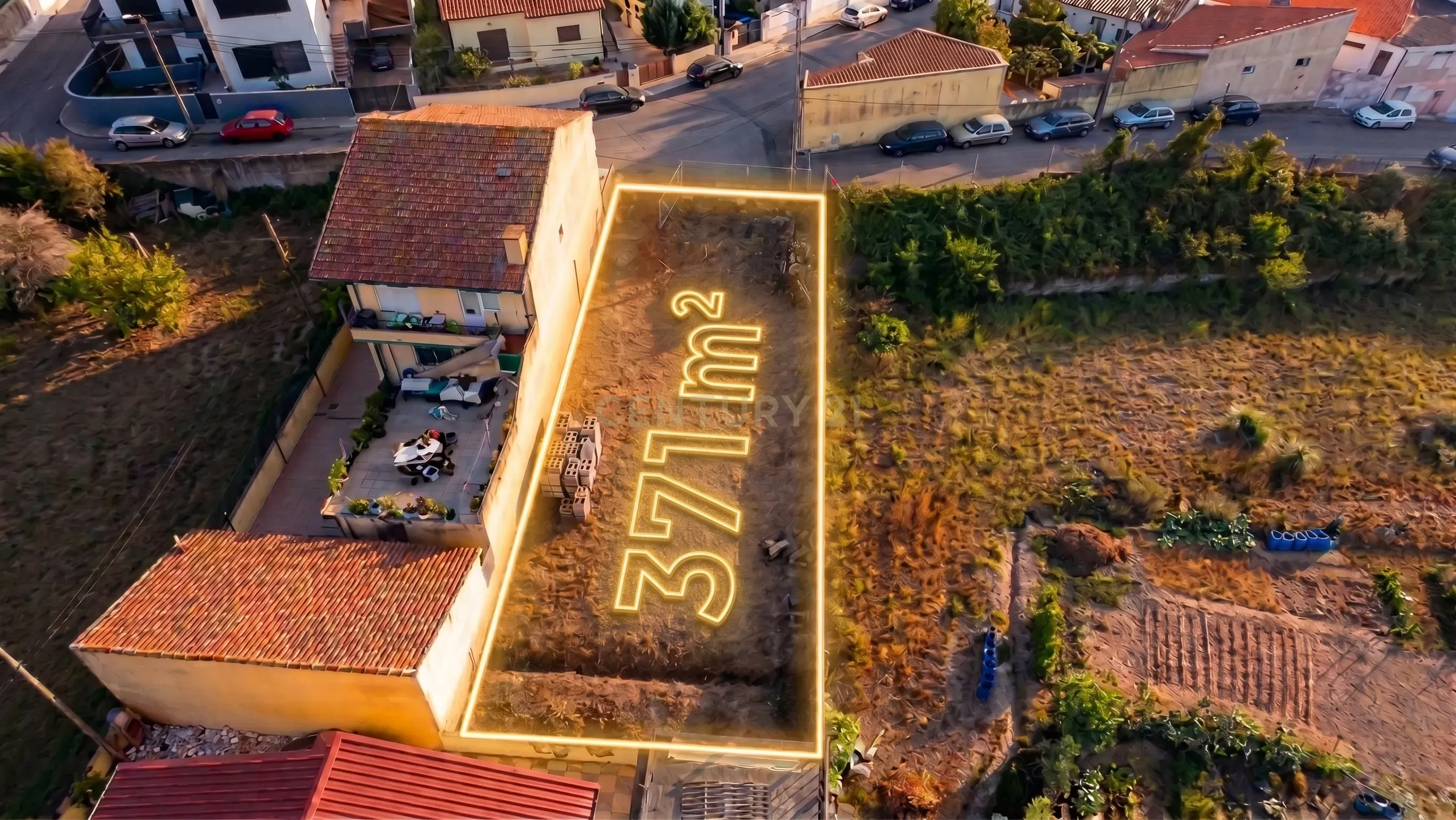 Terreno urbano com 371m2 em Guifões, Matosinhos