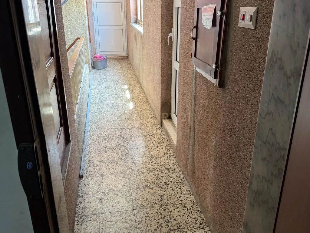 Apartamento T1 com Terraço de 125 m² no Centro do Barreiro - Image 11