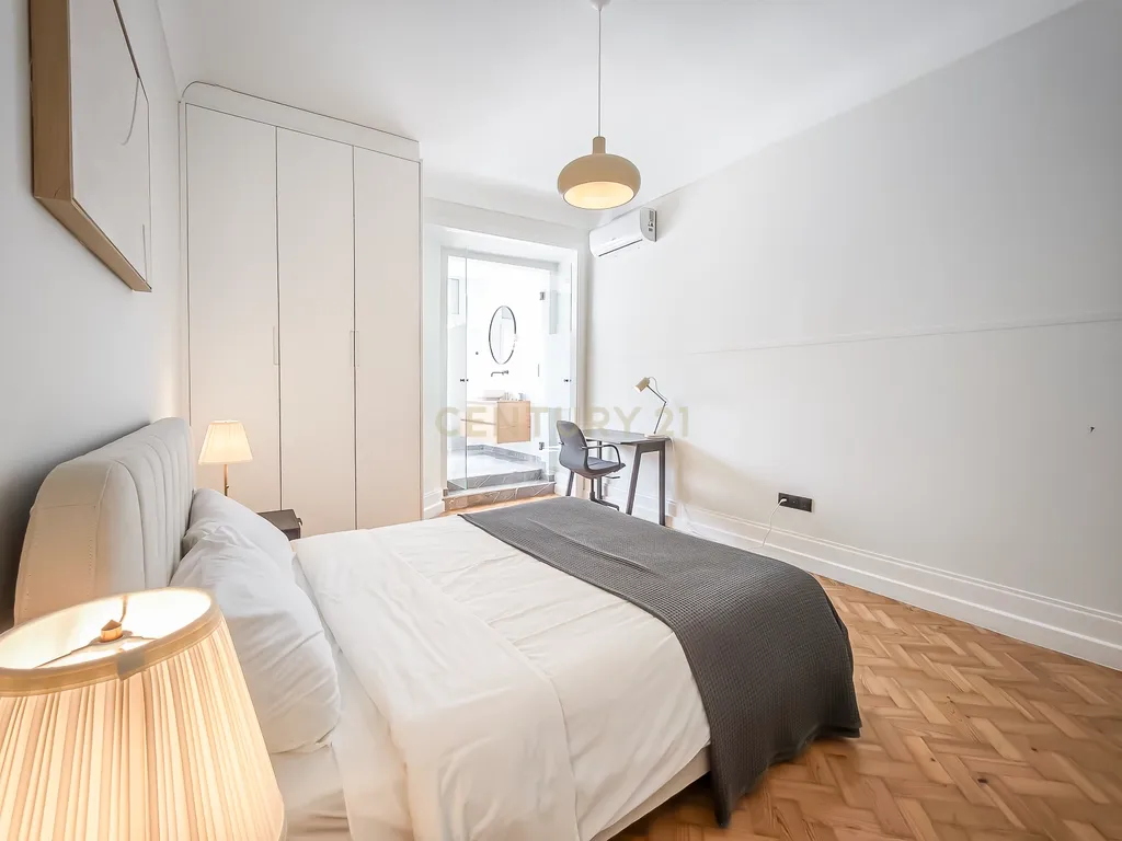 Apartamento T3 de Luxo na Av. Elias Garcia — Totalmente Mobilado e Pronto a Habitar - Image 16