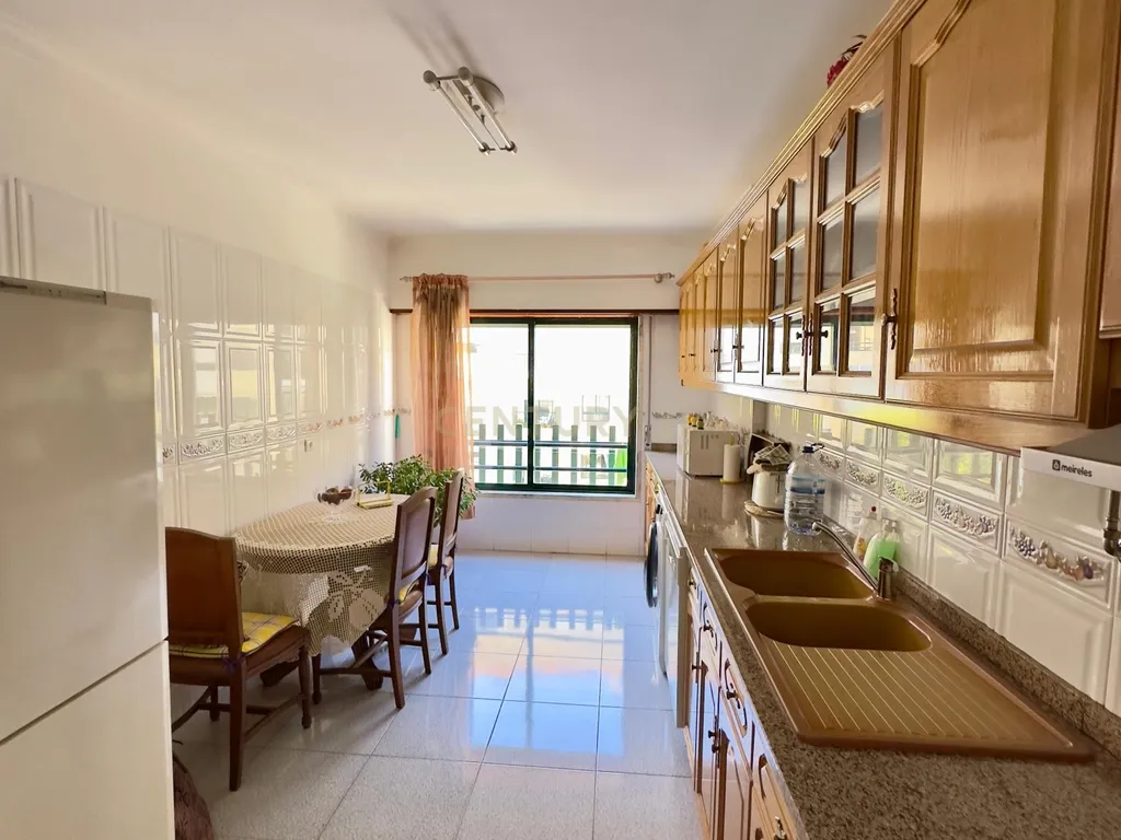 Apartamento T2 em Massamá Norte - Image 12
