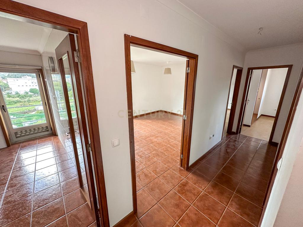 T2 ultimo piso junto ao centro- paredes - Image 12