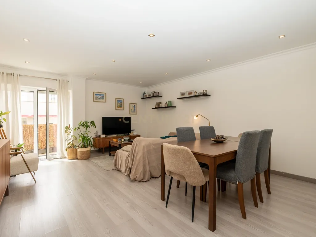 * ESPECTACULAR APARTAMENTO NO CENTRO DE MAFRA, COM VARANDA E PARQUEAMENTO * - Image 36