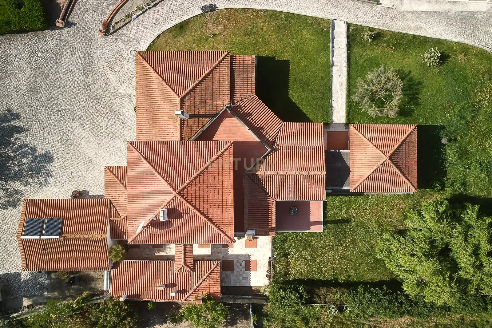 Fotografia 9 de Moradia de sonho com Piscina, 7 Divisões e com Terreno 8461 m2  – Excelente Localização, a 40 minutos de Lisboa !