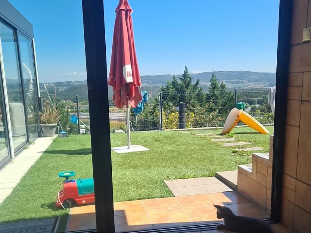 Moradia com miradouro, piscina e área agricola em Lousada - Image 3