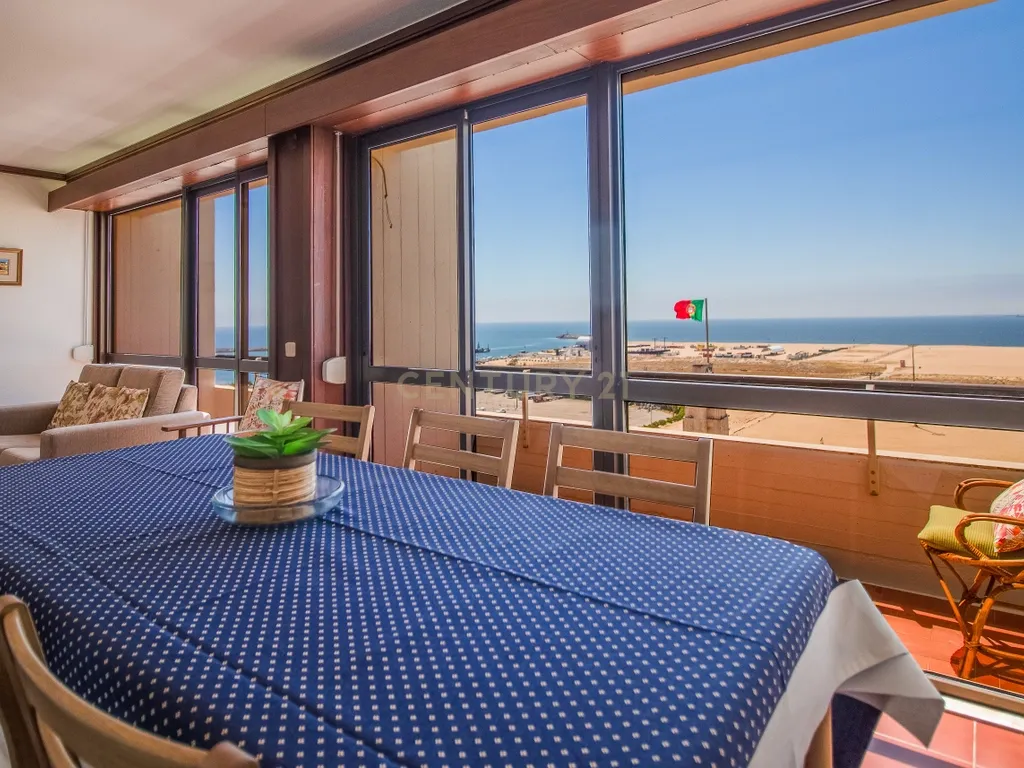 Penthouse T3 na mais privilegiada localização da Figueira da Foz - Image 11