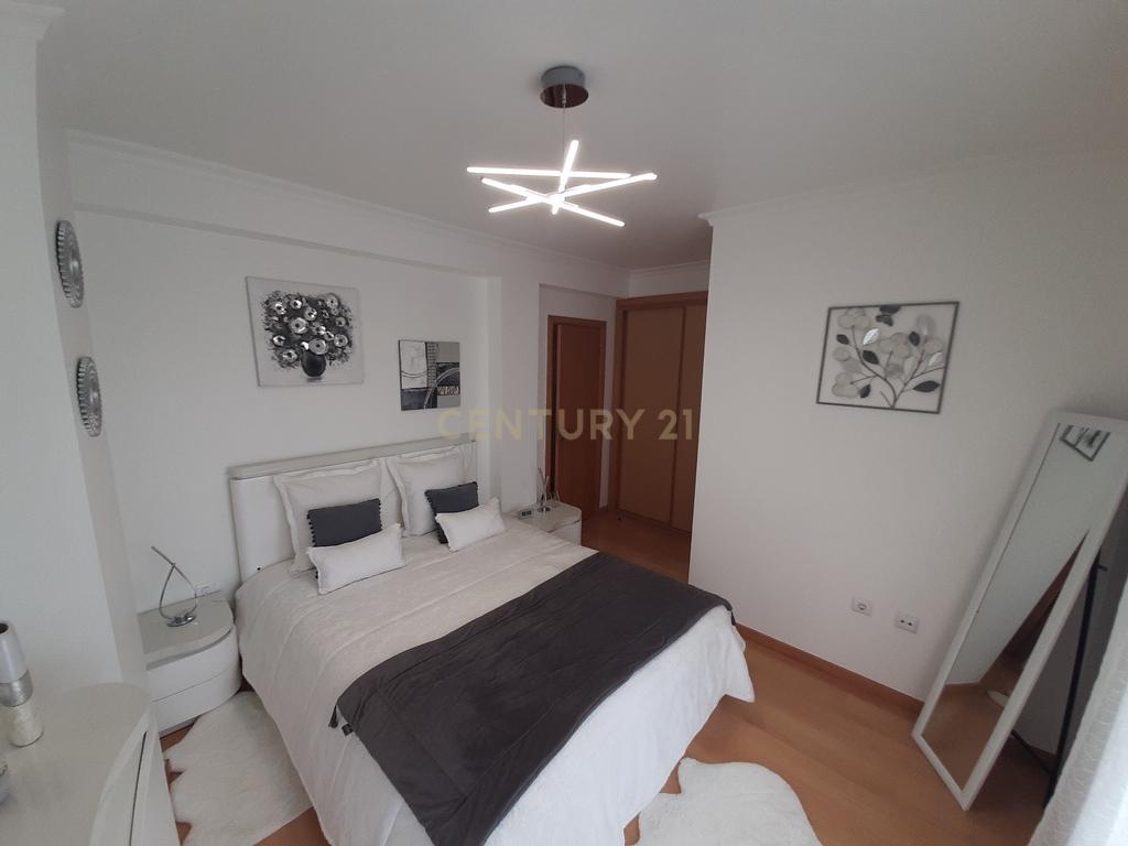 Moradia  T3 na  Lourinhã com Piscina  Garagem e Churrasqueira - Image 13