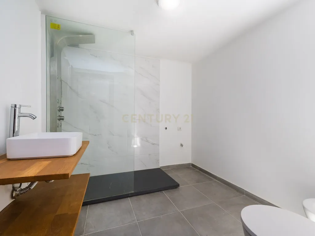 Excelente Apartamento T2 | Janelas Verdes - Image 26