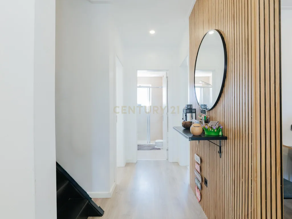 Apartamento T2+1 Renovado em Alhos Vedros - Image 10