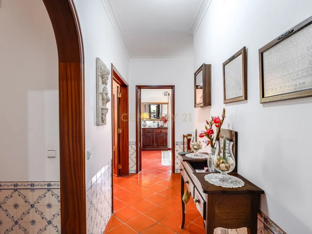 Há casas que se visitam… e há casas que se sentem. Esta é, sem dúvida, uma delas. - Image 7