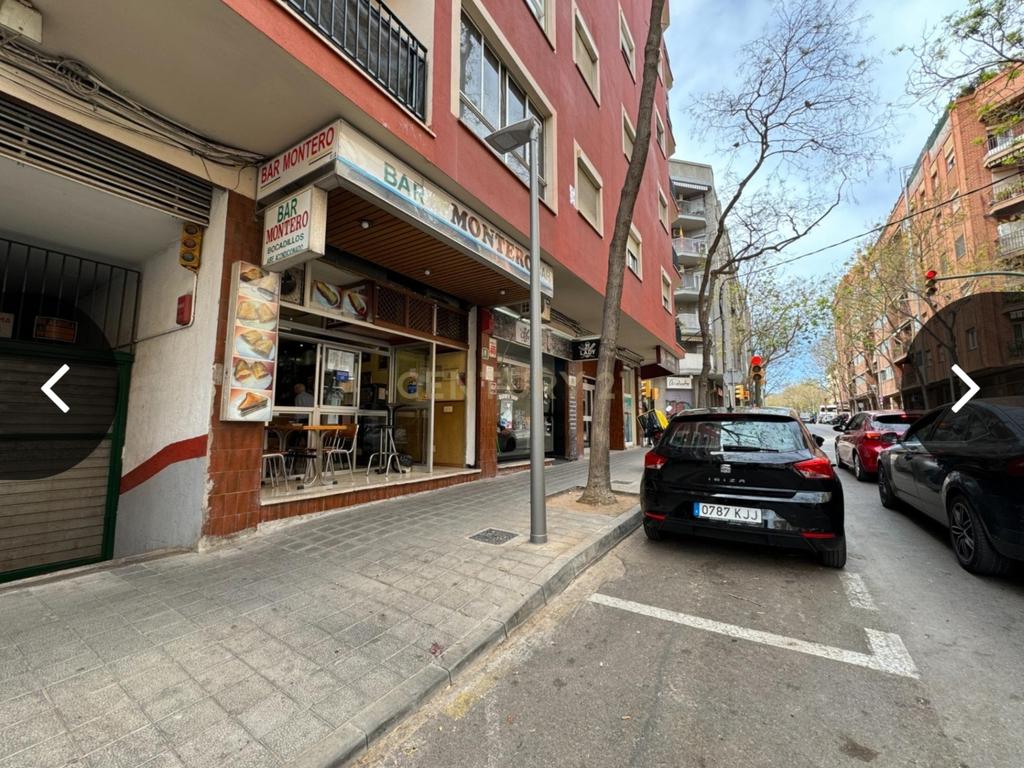 Vende-se espaço comercial na Rua Francesc Martí i Mora, 63 - Image 1