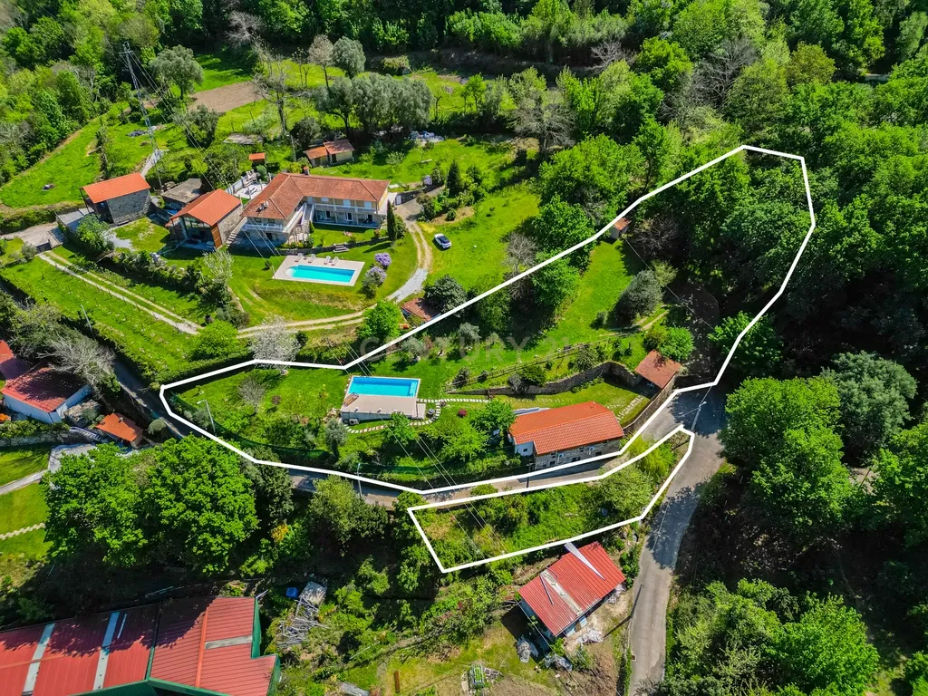 Um Refúgio no Gerês com 2 casas junto ao Rio - Image 19