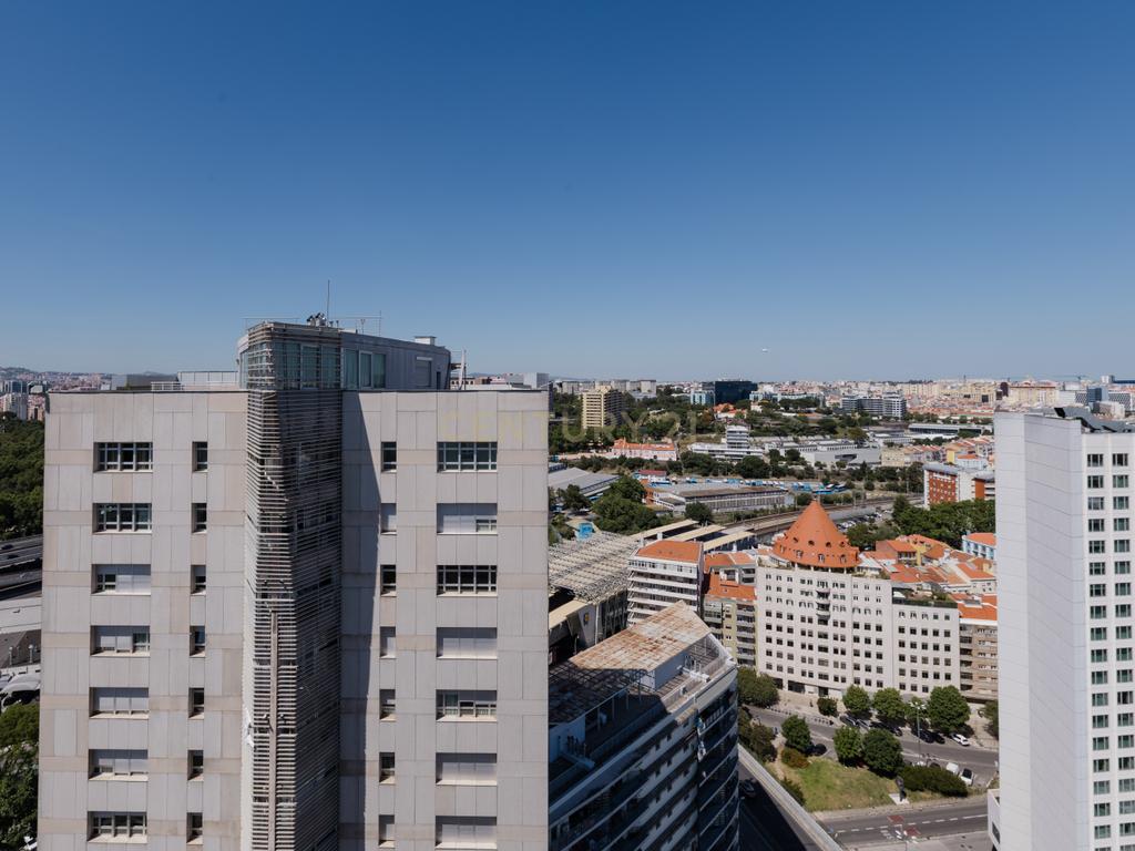 Penthouse com Vista Panorâmica sobre Lisboa e Monsanto | Campolide - Image 21