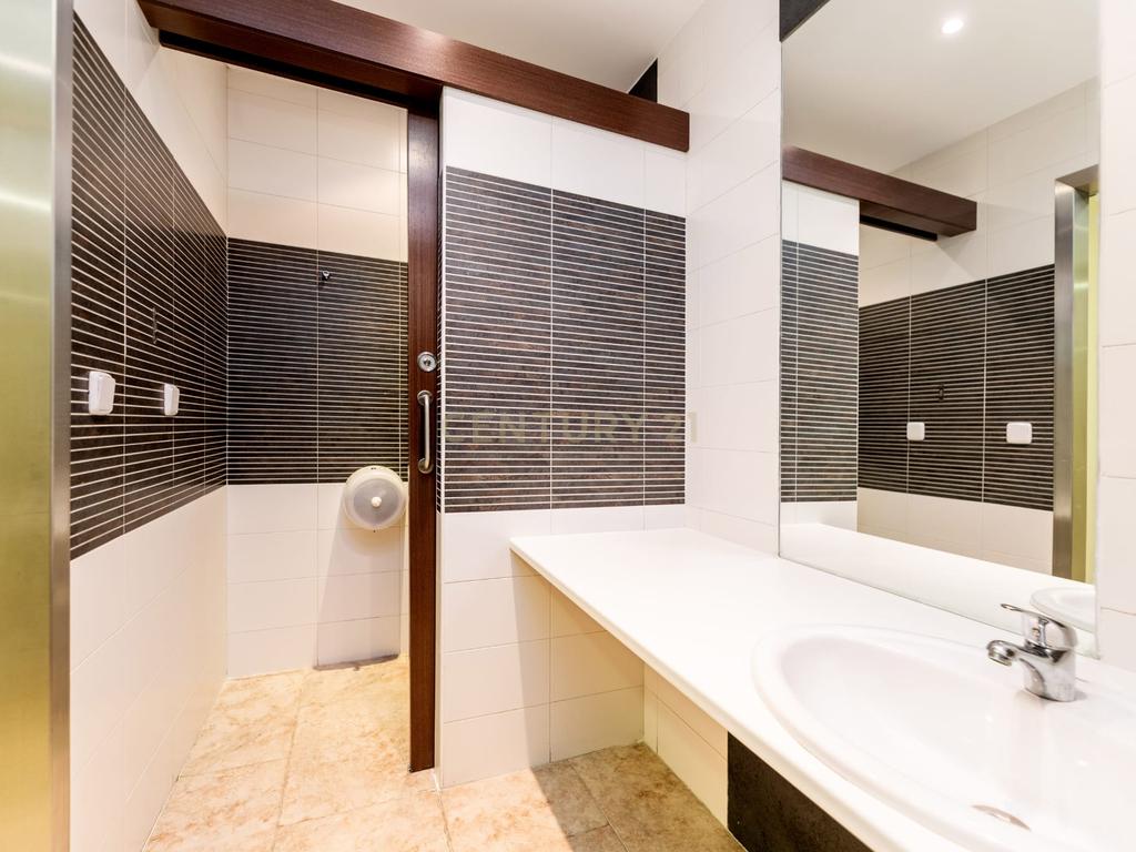 Loja Comercial Luxuosa em Madrid - 306m² com Excelente Localização - Image 27