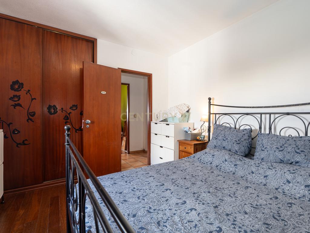 Apartamento T2 em Santo António dos Cavaleiros_Muito bem localizado - Image 16