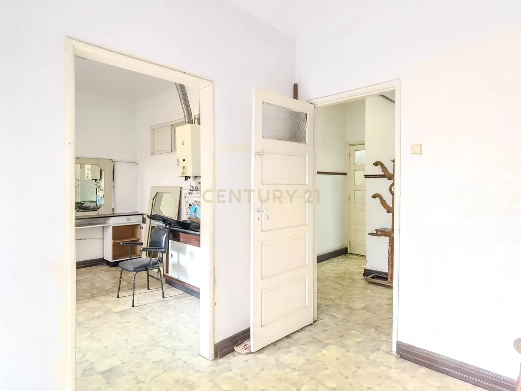 Casa T3 em Gondomar com Vista e Grande Potencial de Recuperação - Image 14