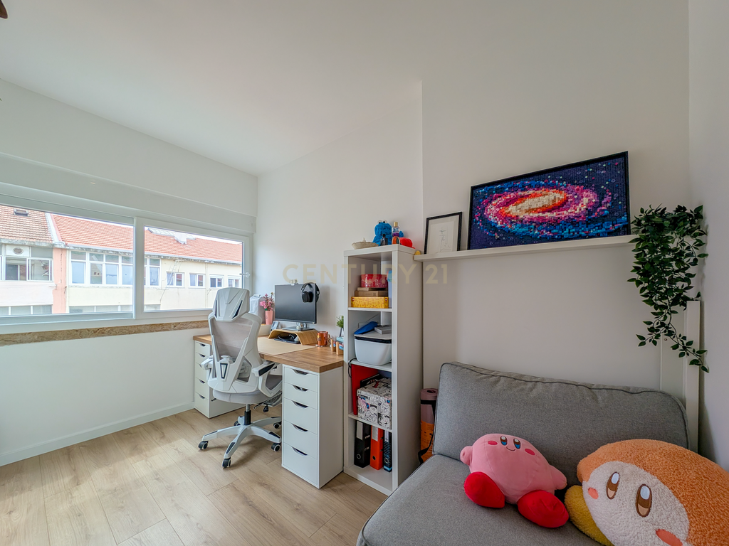 Apartamento de 3+1 assoalhadas totalmente renovado. - 2 Varandas - Image 17