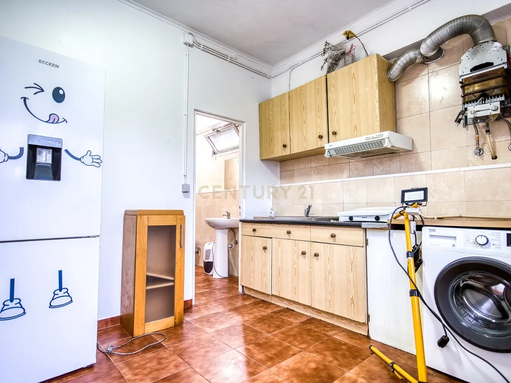 Moradia com elevado potencial de rentabilização em Camarões – Almargem do Bispo - Image 53