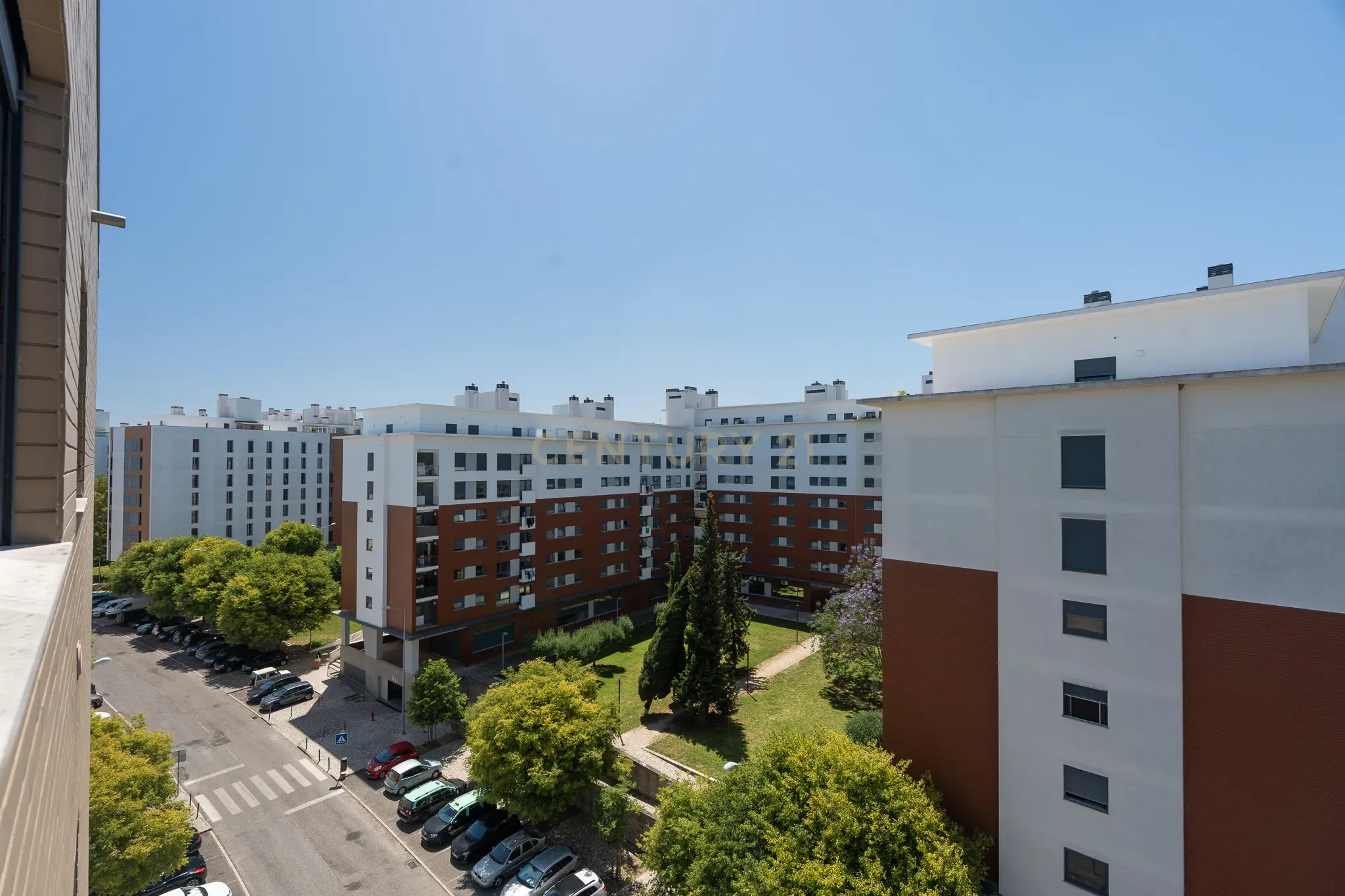 Excelente Apartamento T2 em Braço de Prata - Image 15