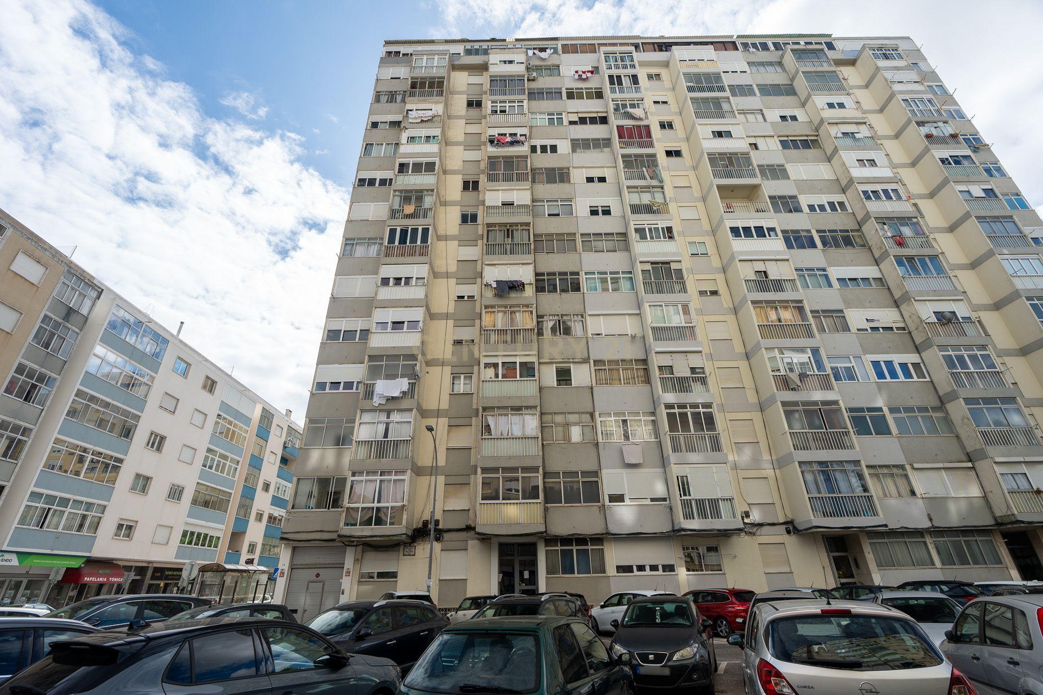T1 com excelente potencial na Falagueira - Venda Nova - Image 20