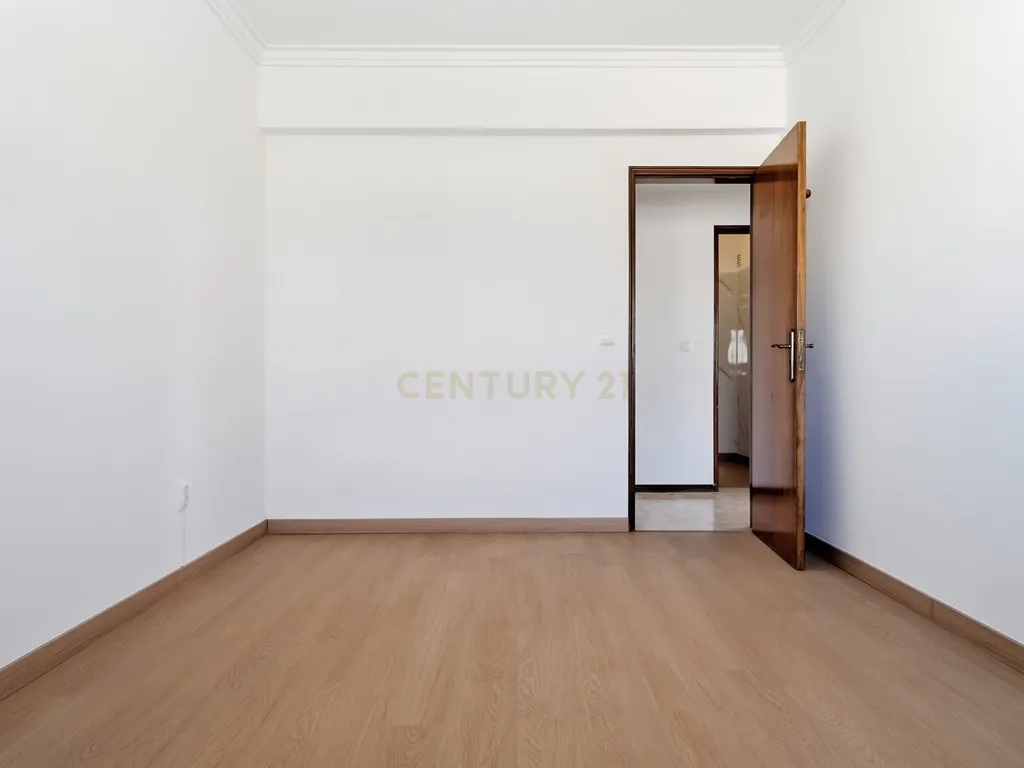 Apartamento T4 para arrendamento - 1800€ - Image 9