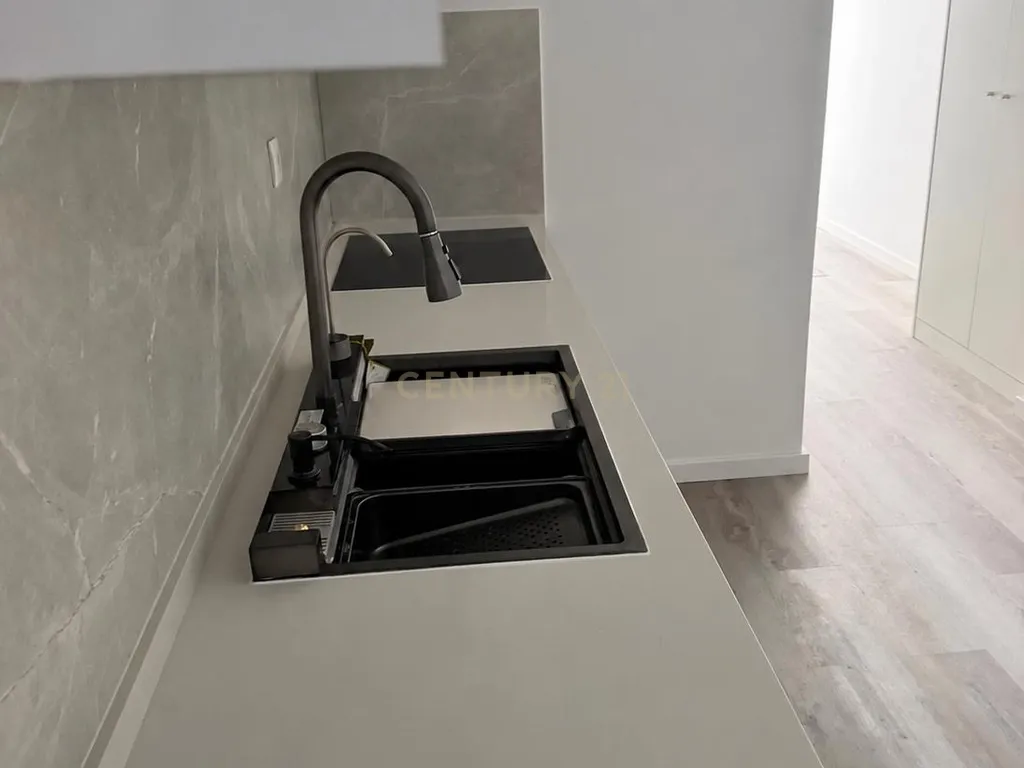 Moradia T2 totalmente remodelada com suíte e churrasqueira no Barreiro - Image 10