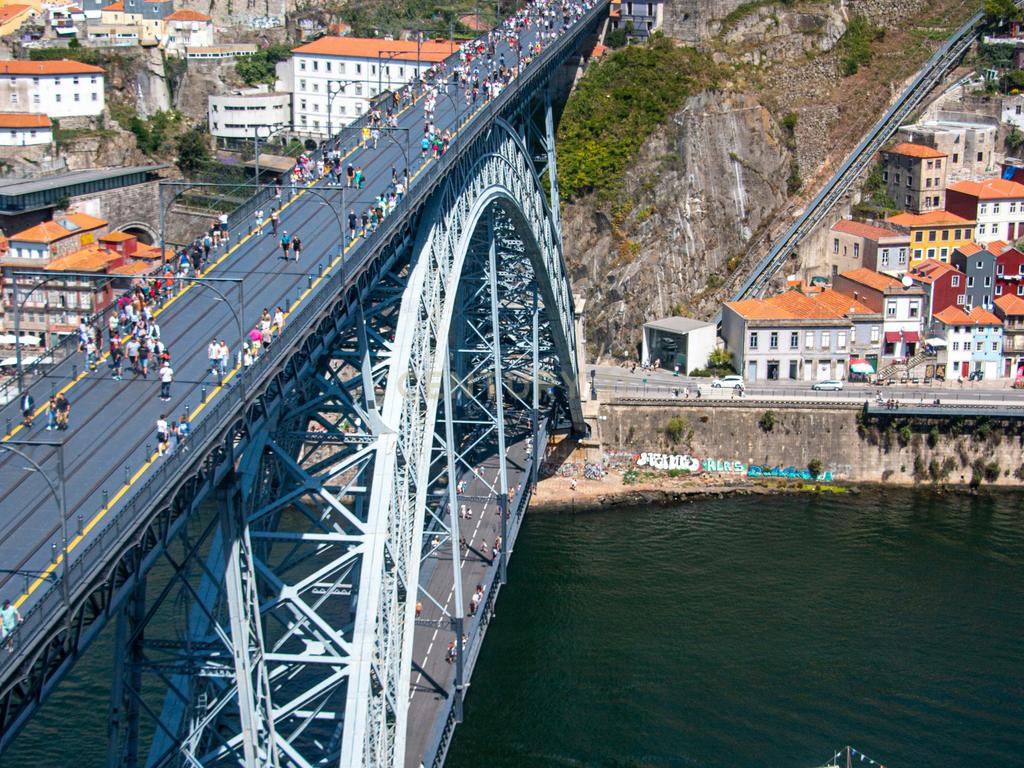 Hotel em Funcionamento no Centro do Porto | 21 Quartos e Potencial de Expansão - Image 5