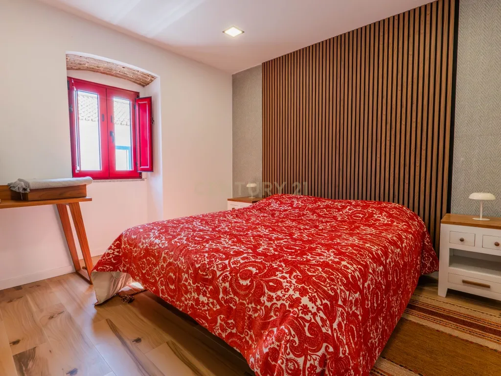 Moradia T2 Premium com Piscina, Suite e Acabamentos de Excelência - Image 9