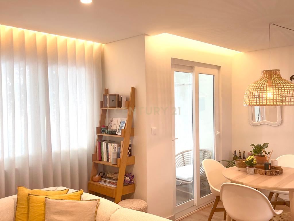 Moderno T1 em Lisboa - Perfeito para Viver ou Investir - Image 1