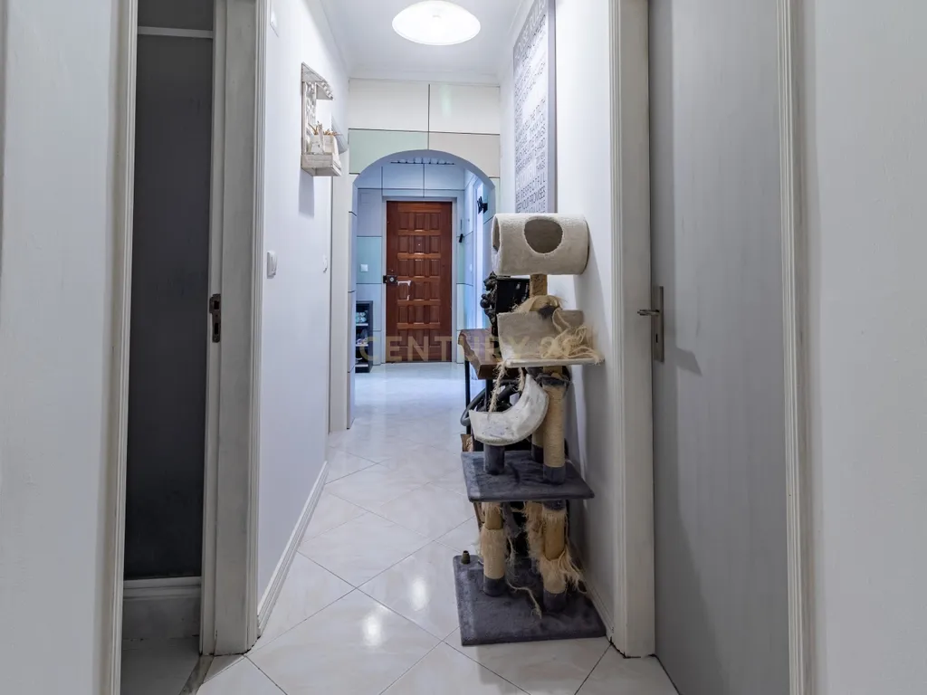Apartamento T3 Espaçoso e Luminoso em Zona Tranquila de Sesimbra - Image 14