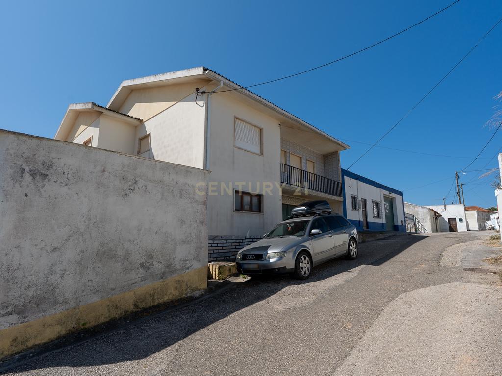 ** Excelente Moradia T3 c/ boas áreas na Ventosa - Torres Vedras ** - Image 3