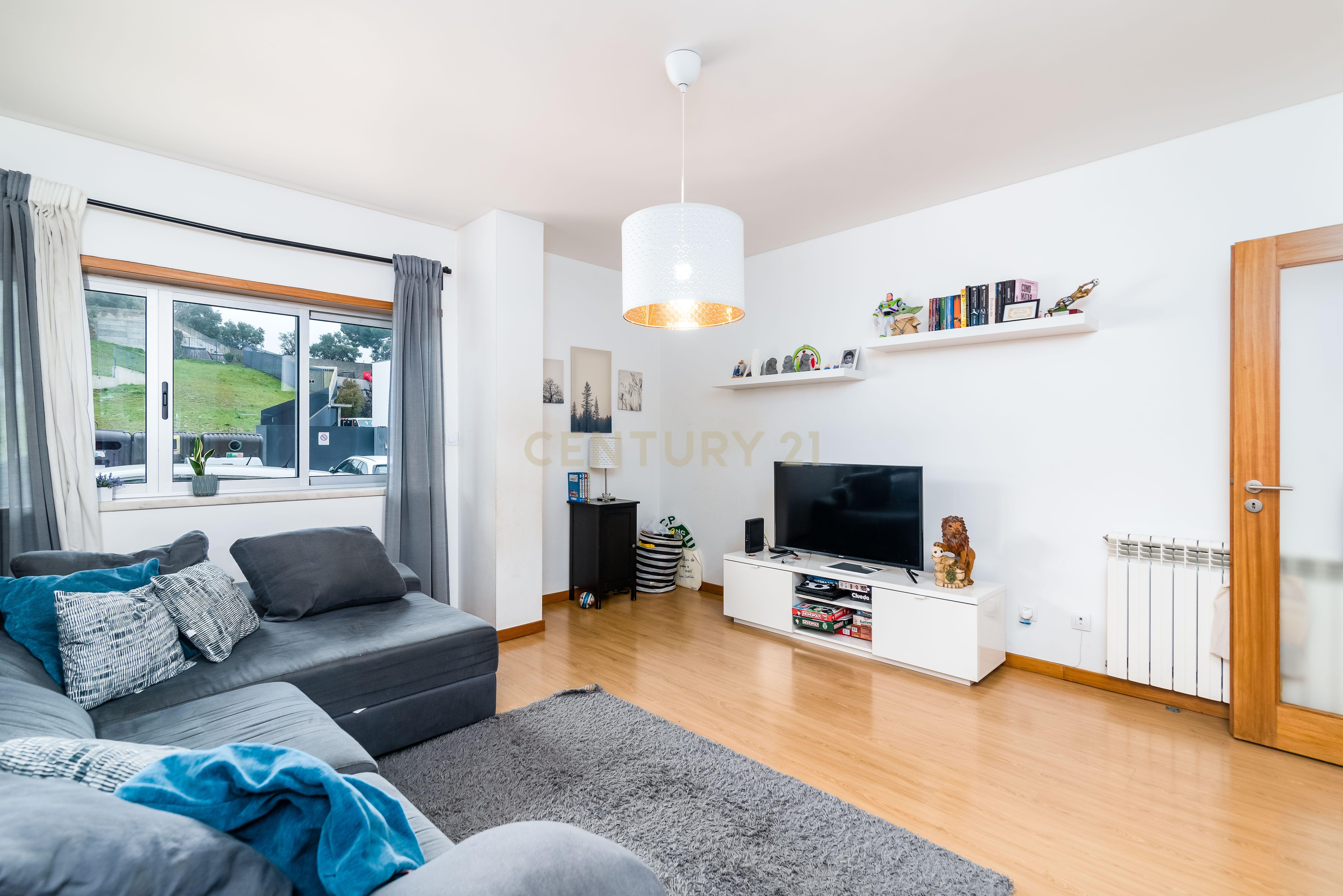 Apartamento T2 com Terraço em Loures - Excelente Oportunidade! - Image 5