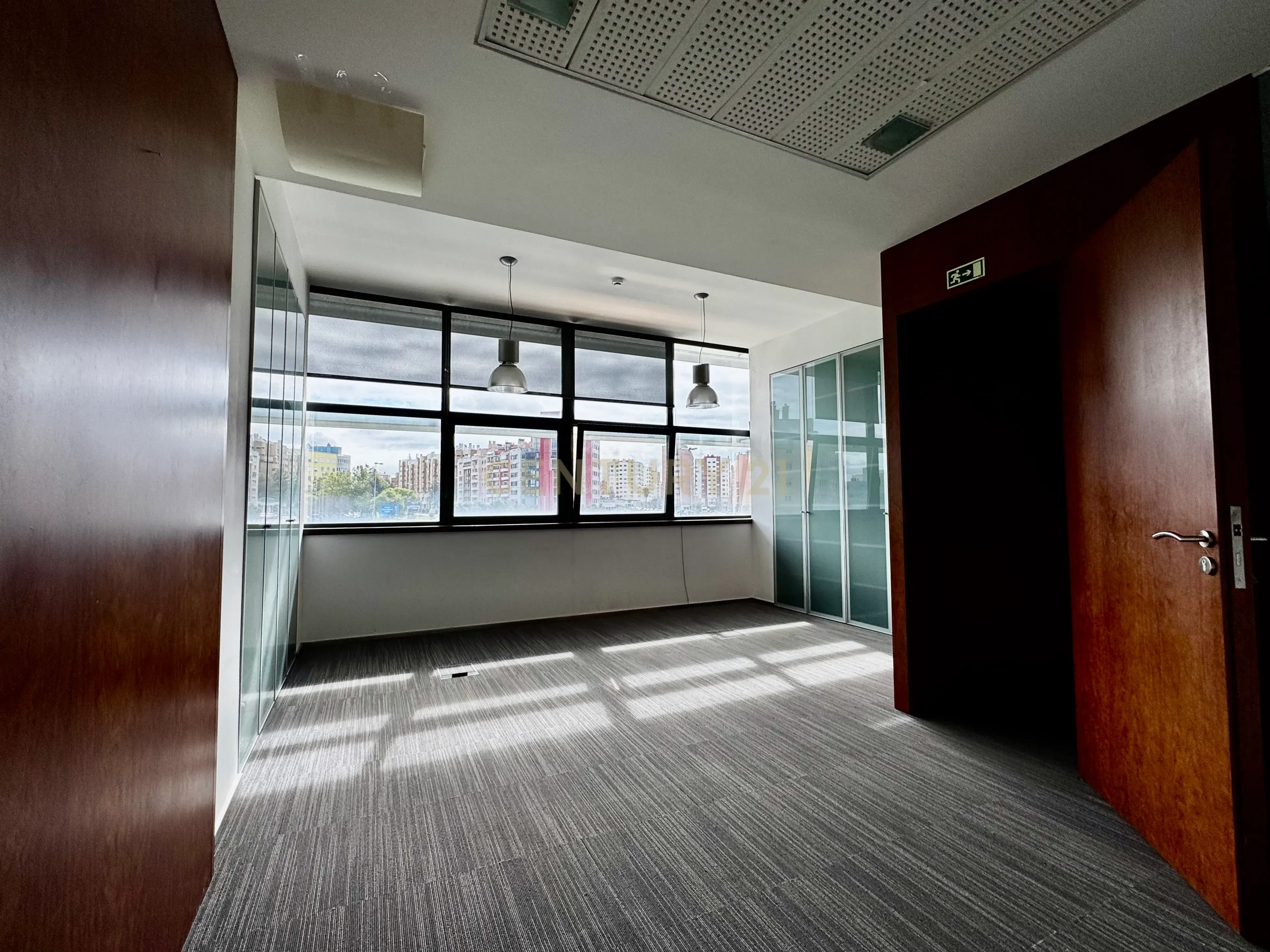 Escritório para Arrendamento no Pólo Técnico de Telheiras – 251 m² | 6 Salas | 5 Estacionamentos - Image 8