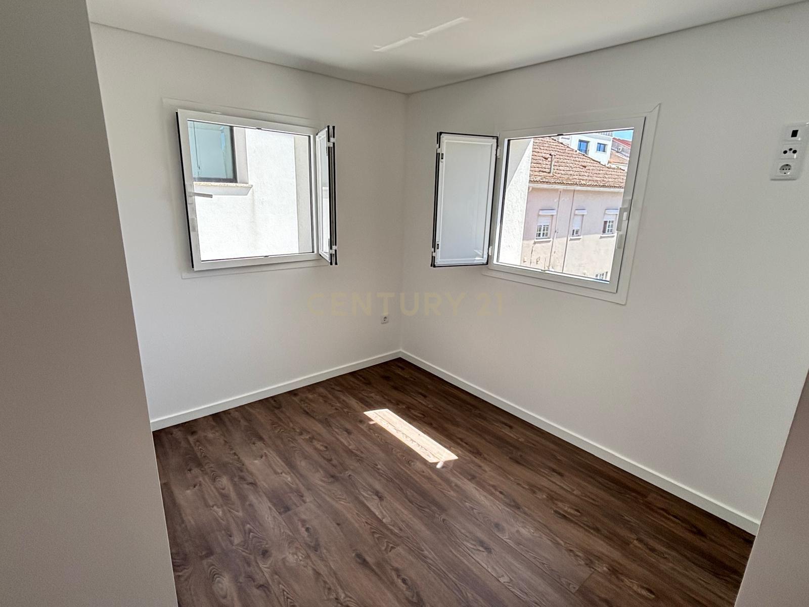 Fotografia 9 de Apartamento Moderno em Viseu - Localização Central e Aconchegante