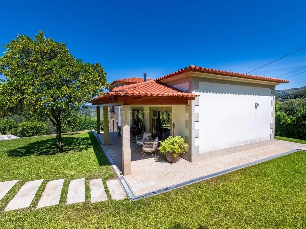 Exclusiva Moradia T4 com Piscina em Ponte de Lima - Image 3