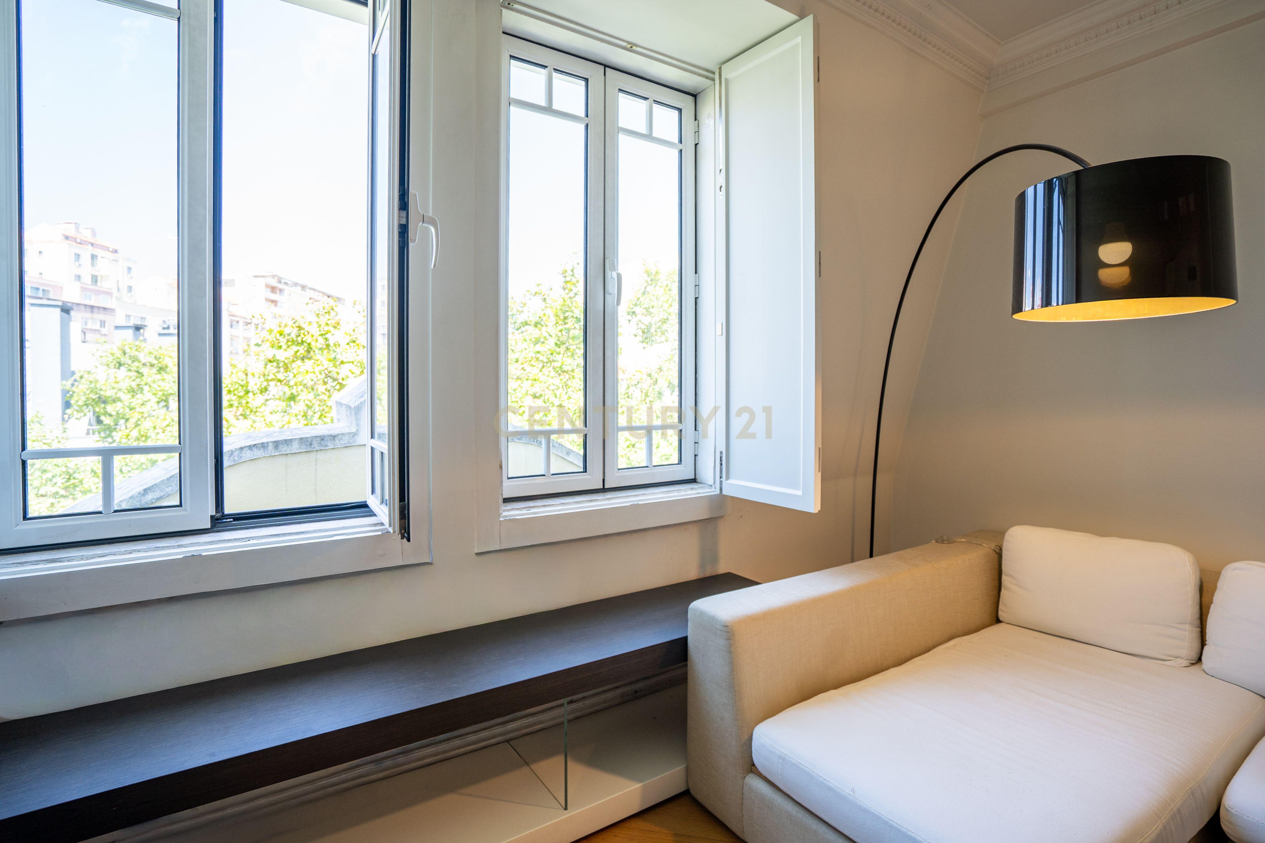 Fotografia 5 de Apartamento T1 Moderno nas Avenidas Novas, Lisboa mobilado, com ar condicionado e garagem